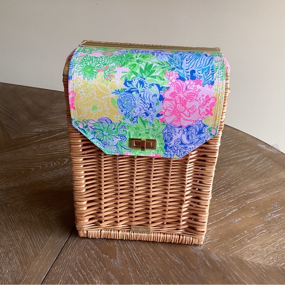 Lilly Pulitzer Cheek to Cheek Wicker Wine Basket, New - Picture 4 of 7